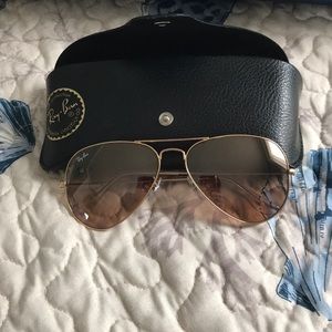 Like NEW Ray-ban Aviator sunglasses